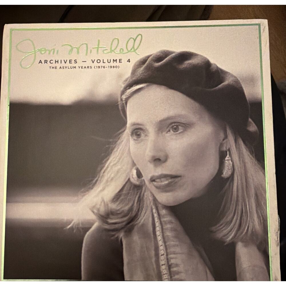 Joni Mitchell Archives, Vol. 4: The Asylum Years 1976-1980 Box Damage